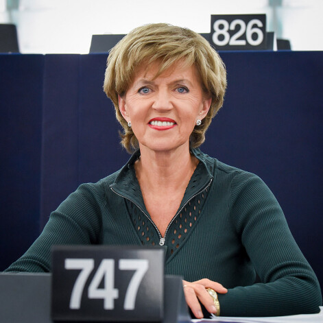 Vaidere uzsver, ka renovējot jādod priekšroka Latvijā ražotiem materiāliem, jāizmanto vietējās zināšanas un tehnoloģijas, lai Eiropas nauda paliktu Latvijā.