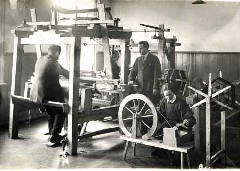 Latvijas rokdarbu lepnums: Pētera Viļumsona pirms 110 gadiem radītā brīnummašīna