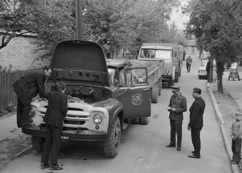 Padomju alkometri un citas dīvainības: kā PSRS laikā cīnījās pret pārgalvīgo latviešu braukšanu