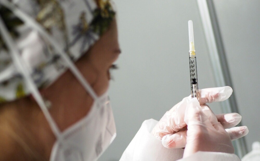 Tallinā pabeigta pārbaude saistībā ar 31 gadu veca vīrieša nāvi pēc Covid-19 vakcīnas saņemšanas