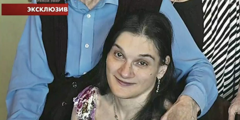 Крик о помощи парализованной дочери Алексея Баталова: "Моя мать жестока и беспощадна"