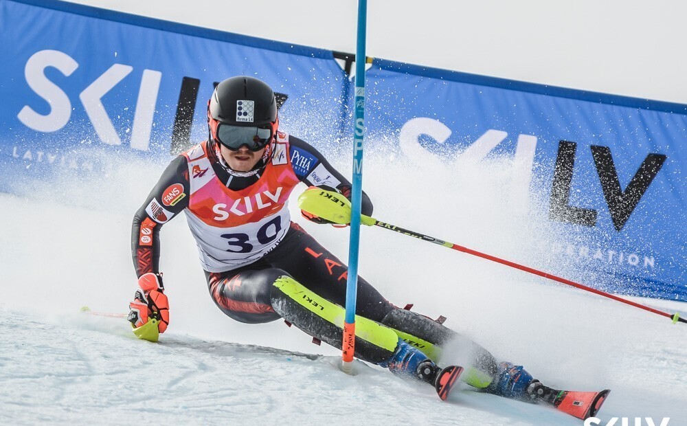 Zvejnieks izcīna uzvaru Starptautiskās slēpošanas federācijas līmeņa sacensībās slalomā