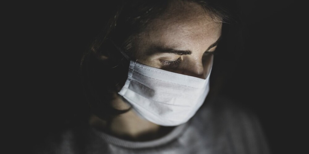 Эпидемиолог предрек годы ношения масок