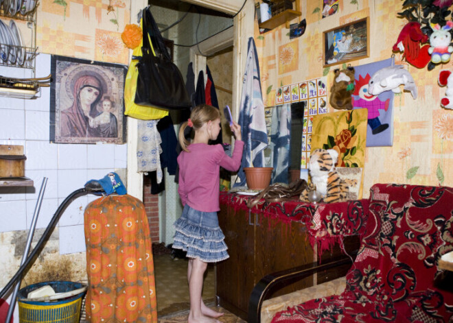 Латвийские соцсети "взорвала" запись об усталых мамах современности и выносливых матерях 80-х