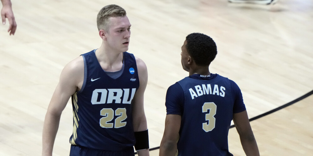 Francis Lācis (dzimis 1999. gada 22. februārī) ir divus metrus garš latviešu basketbolists, kurš spēlē uzbrucēja pozīcijā. 2021. gada marta trakumā sekmīgi startējis NCAA čempionātā, pārstāvot "Oral Roberts" universitātes "Golden Eagle" komandu. Franča Lāča vecāki ir pazīstamā sabiedrisko attiecību speciāliste Vineta Vilistere-Lāce, bet tēvs populārais mūziķis Kārlis Lācis.