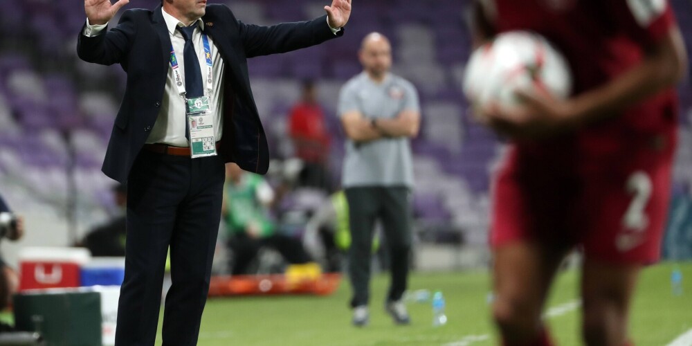 Melnkalnes izlases treneris pirms mača Latvijā brīdina futbolistus par sīvu spēli, aukstumu un laukuma kvalitāti