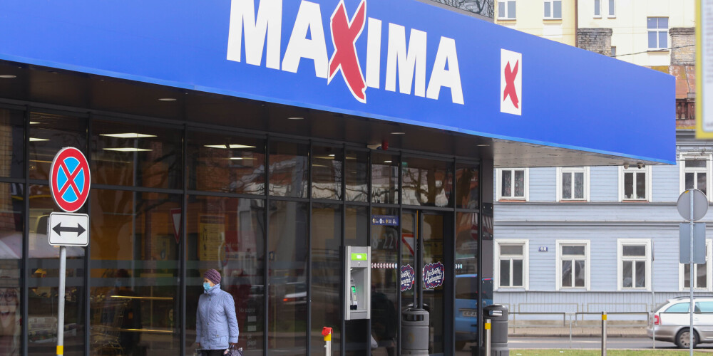 "Maxima" ievieš preces par vienu centu un pamanās samazināt cilvēku plūsmu veikalos