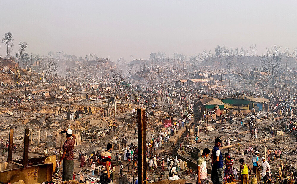 A giant fire in Bangladesh has killed 15 people in a Rohingya refugee camp