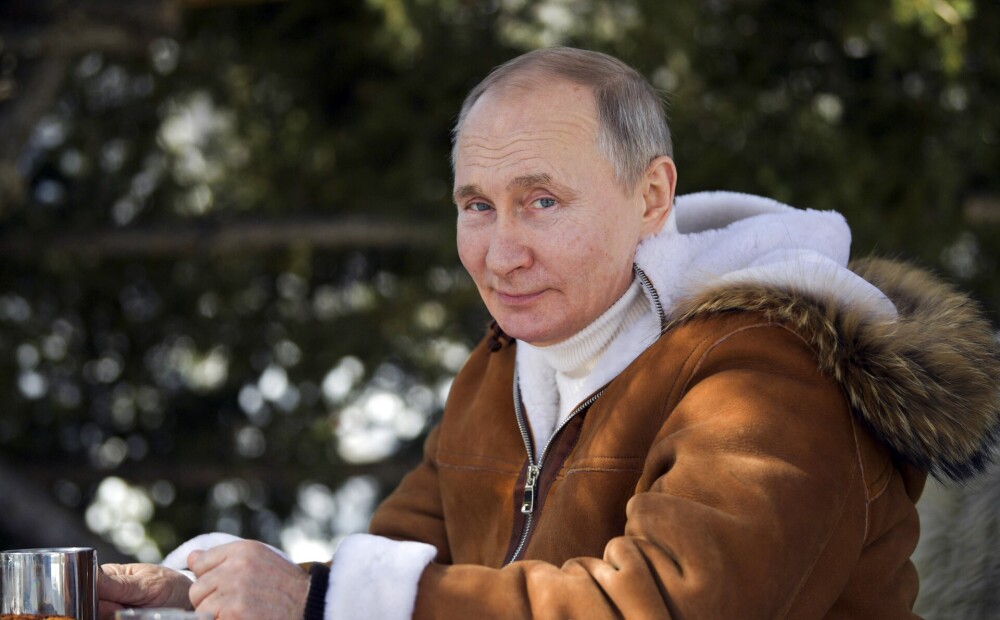 Putins sapotēts pret Covid-19; vakcīnas nosaukumu gan patur noslēpumā