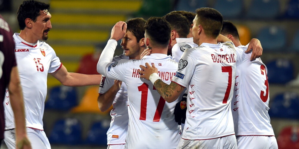 Melnkalnes futbola izlase ir nacionālā futbola komanda, kas pārstāv Melnkalnes valsti starptautiskās futbola sacensībās. Melnkalnes futbola izlasi pārvalda Melnkalnes Futbola Asociācija. Melnkalne neatkarību ieguva tikai 2006. gada jūnijā. Iepriekš Melnkalnes futbolisti spēlēja apvienotās Serbijas un Melnkalnes izlasē, kas savu pēdējo spēli aizvadīja 2006. gada Pasaules kausa izcīņā pret Kotdivuāras izlasi. 2006. gada oktobrī tika paziņots Melnkalnes izlases ir provizoriskas dalībizlases statuss. 2007. gada janvārī UEFA kongresā tika lemts par pilnīgu uzņemšanu tajā. Savu pirmo oficiālo spēli izlase aizvadīja 2007. gada martā pret Ungāriju, izcīnot uzvaru ar 2-1.