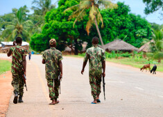 Islāmistu uzbrukumā Mozambikā vairāki desmiti bojāgājušo; kaujinieki šāvuši bez izšķirības