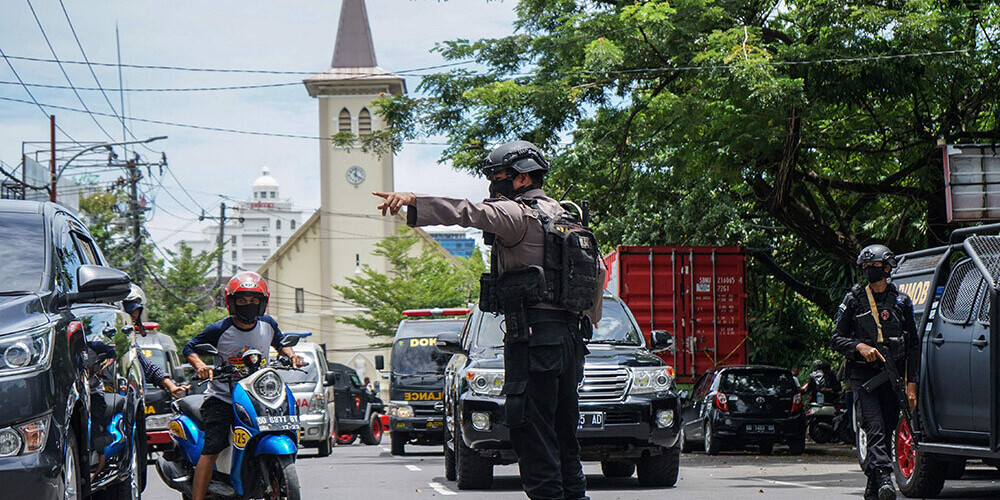 Indonēzijas policija atklāj, ka pie baznīcas teroraktu sarīkojušie islāmisti bijuši jaunlaulātie