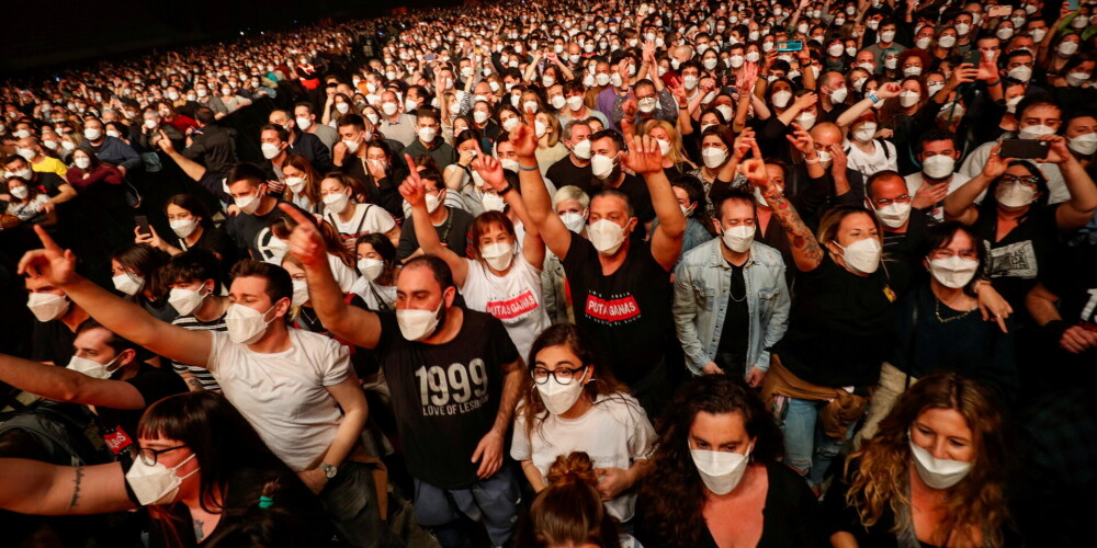 "Mēs jutāmies droši!" Koncerts Barselonā pulcē 5000 apmeklētāju