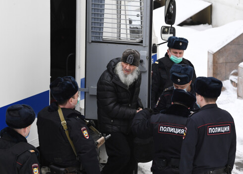 Nikolaja Romanova, vēlākā igumena Sergija biogrāfija ir raibum raibā – no slepkavnieka un bandītu ķērāja līdz tempļu cēlējam un kvēlam antisemītam.