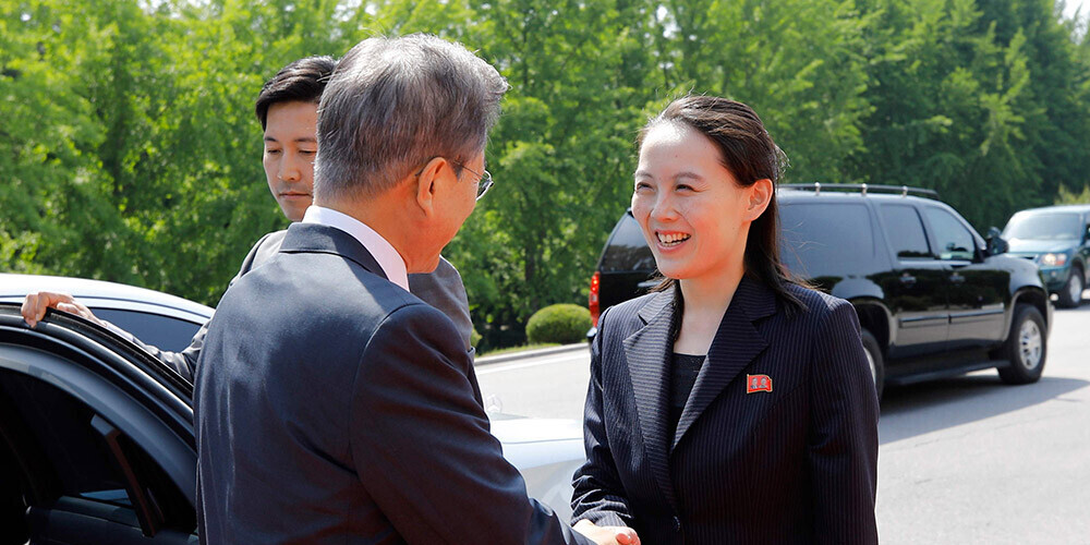 Kima Čenuna māsa nodēvē Dienvidkorejas prezidentu par "Amerikas izaudzinātu papagaili"
