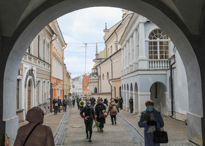 Aizvadītajā diennaktī Lietuvā ar Covid-19 saslimis 831 cilvēks; pieci pacienti miruši