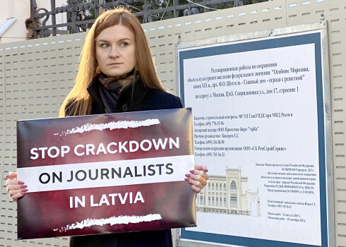“Savējos nepametam!” Par sankciju pārkāpšanu aizdomās turētus krievu žurnālistus Latvijā metas aizstāvēt ASV notiesāta spiedze