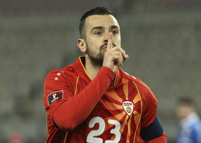 Futbolists pēc nepareizas vārtu guvuma atzīmēšanas tiek patriekts no izlases