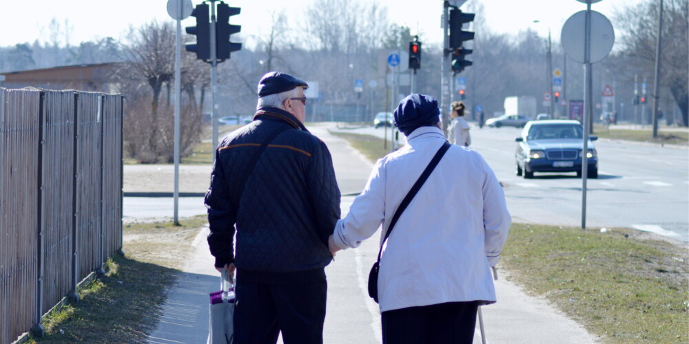 Aprīlī sāks izmaksāt 200 eiro vienreizējo atbalstu pensionāriem