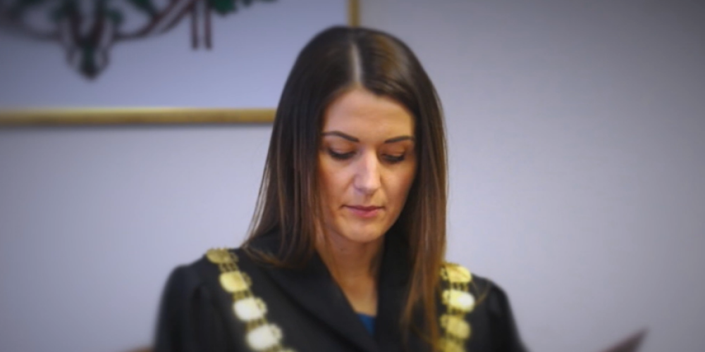Ekrānuzņēmums no LTV raidījuma "Aizliegtais paņēmiens".