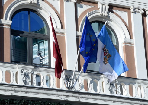 Rīgas dome kopā ar Labklājības ministriju spriedīs par palīdzību vardarbībā cietušām sievietēm