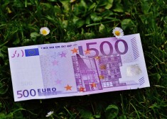 Divi vecāki atteikušies no 500 eiro atbalsta