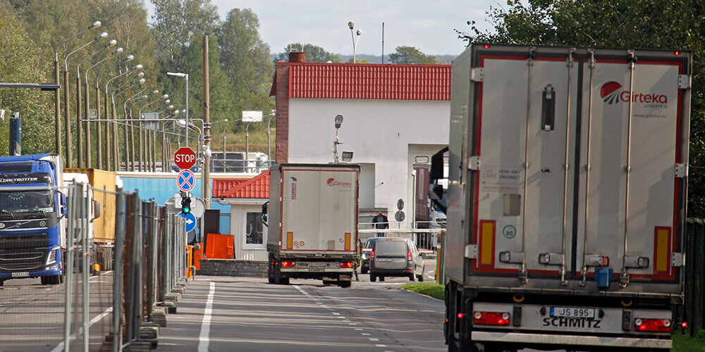 Rindās pie Lietuvas un Baltkrievijas robežas joprojām gaida aptuveni 1500 kravas mašīnu