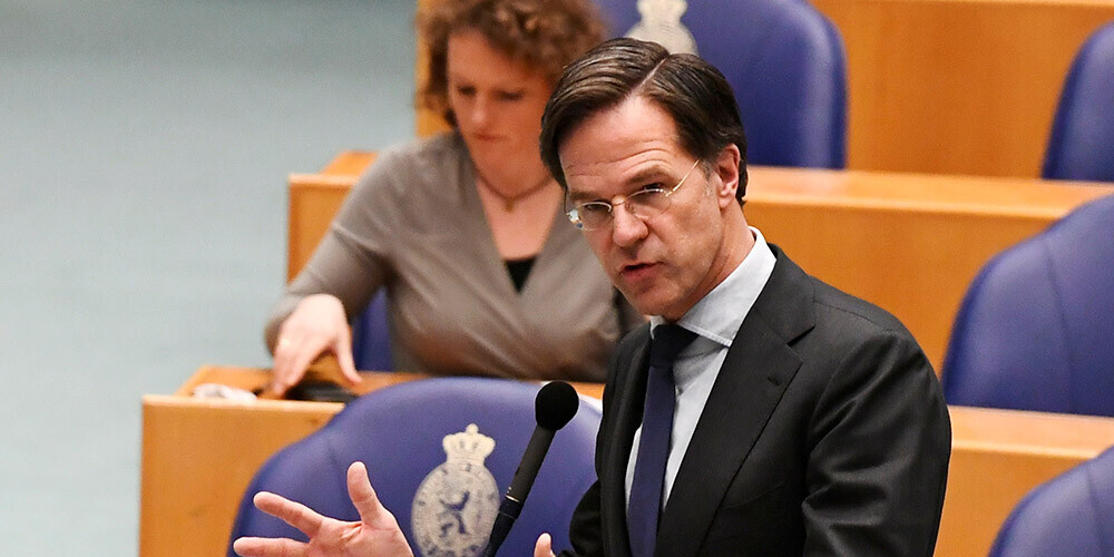 Nīderlandes premjerministrs Rite iztur neuzticības balsojumu