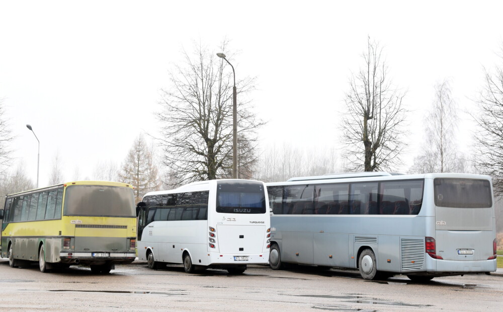 Ar Covid-19 inficējies pasažieris trīs dienas dažādos autobusos braukājis pa Gulbenes novadu