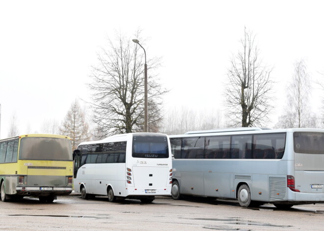 Ar Covid-19 inficējies pasažieris trīs dienas dažādos autobusos braukājis pa Gulbenes novadu