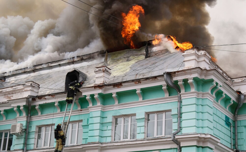 Mediķi Krievijā turpina sirds operāciju par spīti tam, ka slimnīcu plosa uguns