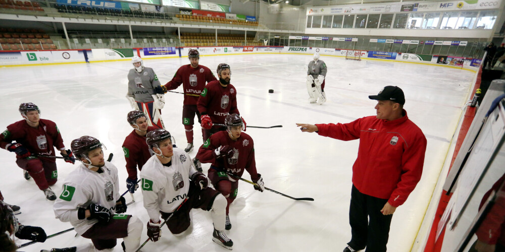 Latvijas hokeja izlases treniņnometni pirms pasaules čempionāta Rīgā sāks 37 hokejisti