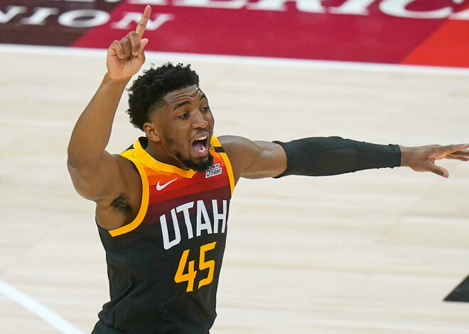 Jūtas "Jazz" labo NBA rekordu puslaikā realizētajos tālmetienos