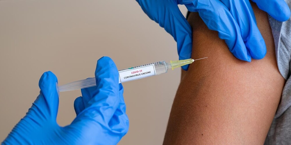В EMA подтвердили связь между вакциной AstraZeneca и образованием тромбов