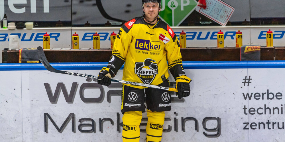 Pieredzējušais Latvijas hokeja izlases uzbrucējs Mārtiņš Karsums.