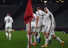 Arī sensacionālais neizšķirts pret Turciju nav ļāvis mūsu futbolistiem pakāpties FIFA rangā.