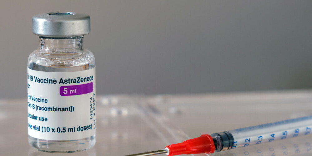 В Великобритании людям в возрасте до 30 лет рекомендуют использовать другую вакцину вместо AstraZeneca