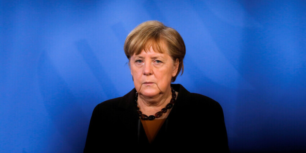 Меркель потребовала от Путина отвести войска от Украины