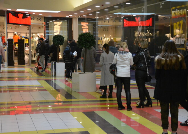 В Лиепае торговцам идти на улицы нет нужды. Открыты все торговые центры