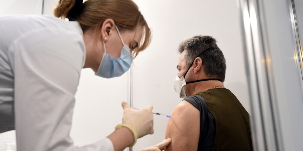 Piektdien vakcinācija pret Covid-19 notikusi gausāk nekā vidēji šonedēļ