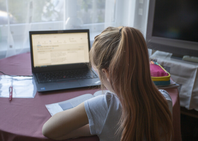 Министр образования призвала воспринимать онлайн-уроки как неотъемлемую часть очного обучения