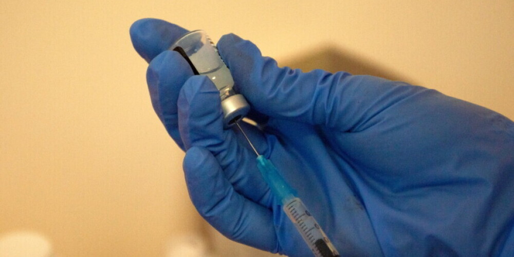 Латвия получила еще 11 700 доз вакцины от Covid-19 производства Pfizer/BioNTech