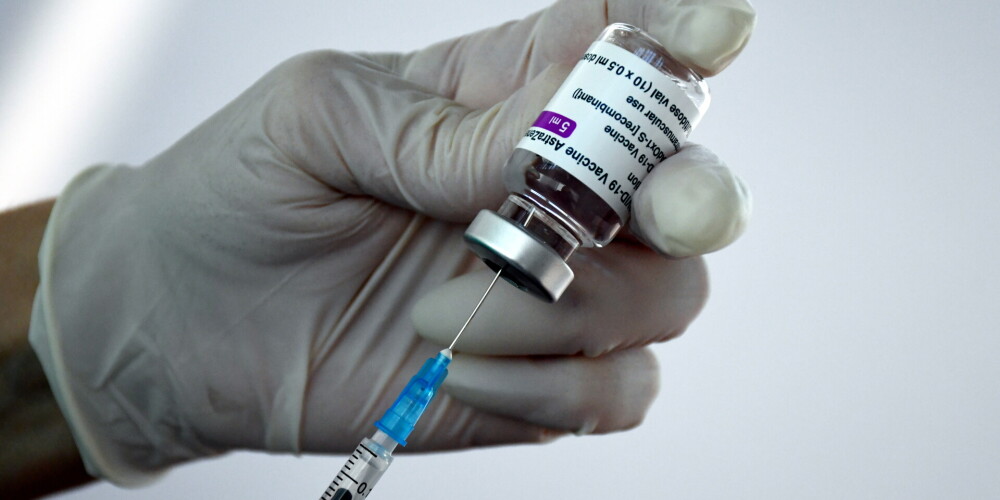 Дания отказывается от вакцины AstraZeneca, но Латвия хочет забрать ее дозы