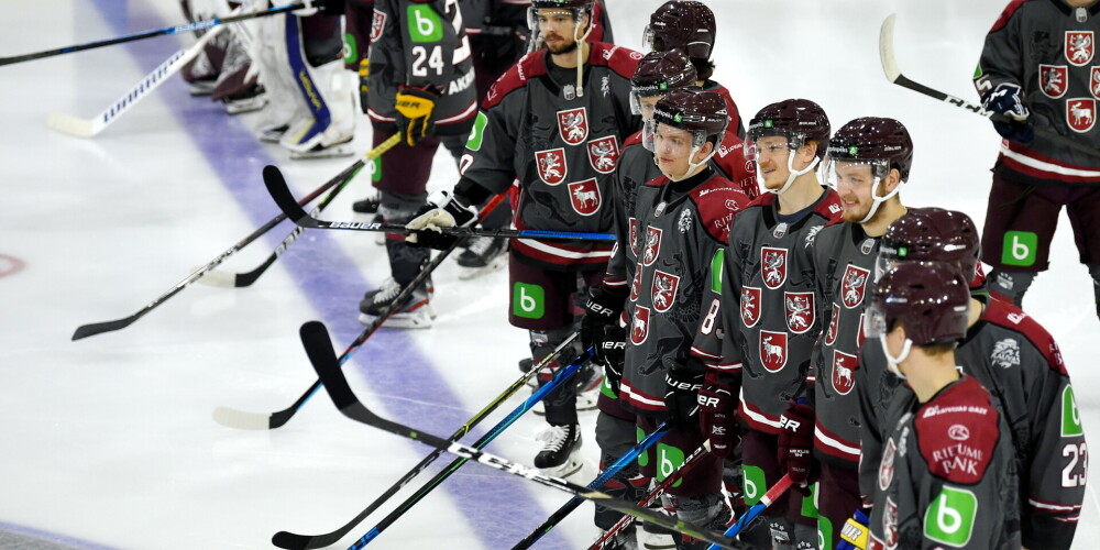 Latvijas hokeja izlases kandidāti arī otrajā pārbaudes spēlē pārliecinoši uzvar U-18 valstsvienību