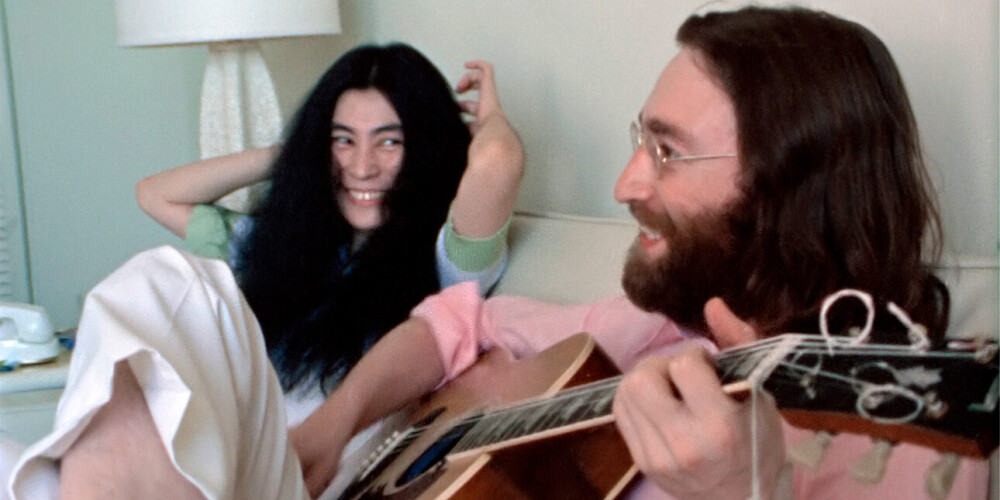 Опубликовано ранее не известное видео 29-летнего Джона Леннона и 36-летней Йоко Оно