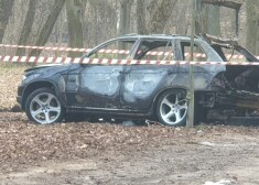 Фото: автомобиль, использованный при убийстве Беззубова, найден сгоревшим в Межапарке