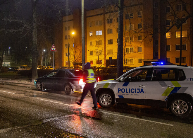 Ограничения из-за Covid-19 в Латвии: одному запрещено, другому разрешено