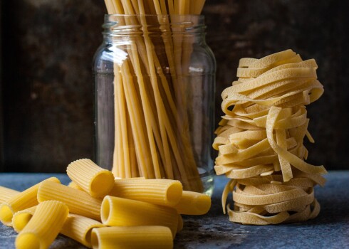 Gastronomijā populārākās ir trīs kviešu sugas - mīkstie, cietie jeb durum un speltas jeb mežonīgie kvieši.