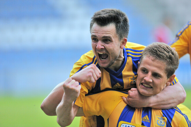 FK "Ventspils" spēlētāji priecājas par gūtajiem vārtiem Latvijas Kausa izcīņas fināla spēlē futbolā starp SK "Liepājas metalurgs" un FK "Ventspils" Skonto" stadionā.