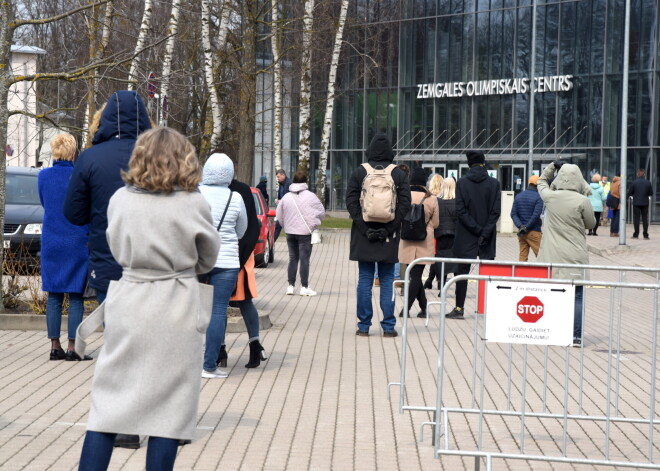 В пятницу в центрах вакцинации прививку получили 3250 жителей Латвии